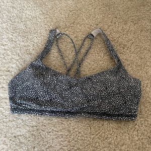 Lululemon Free to Be Sports Bra size 6 GUC